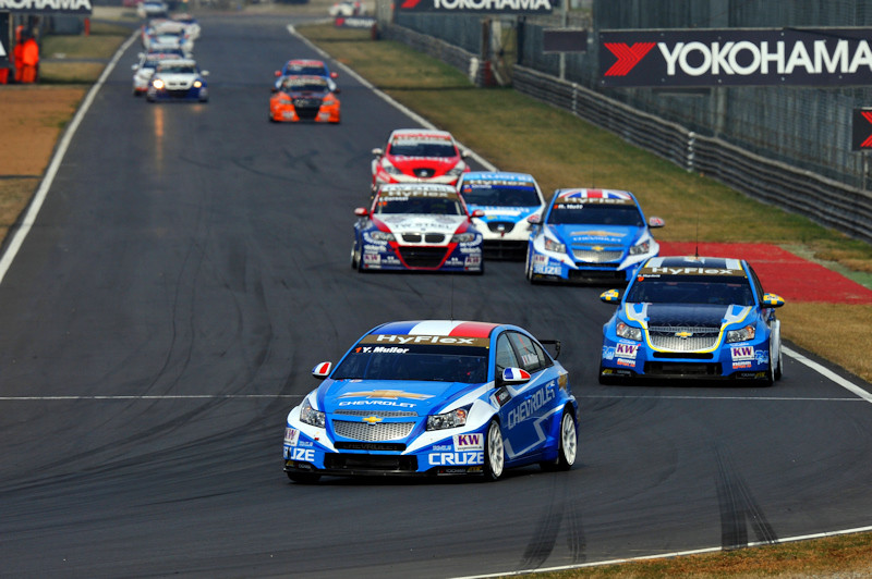 Touring racing. WTCC cars.