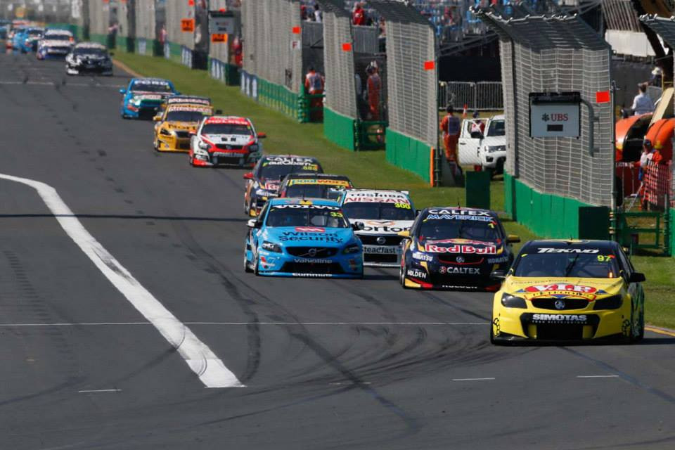 Scott McLaughlin and Shane Van Gisbergen star in Melbourne ...