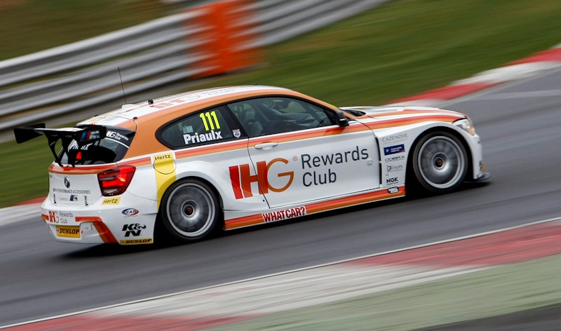 Andy Priaulx takes pole at Brands Hatch season opener - TouringCarTimes