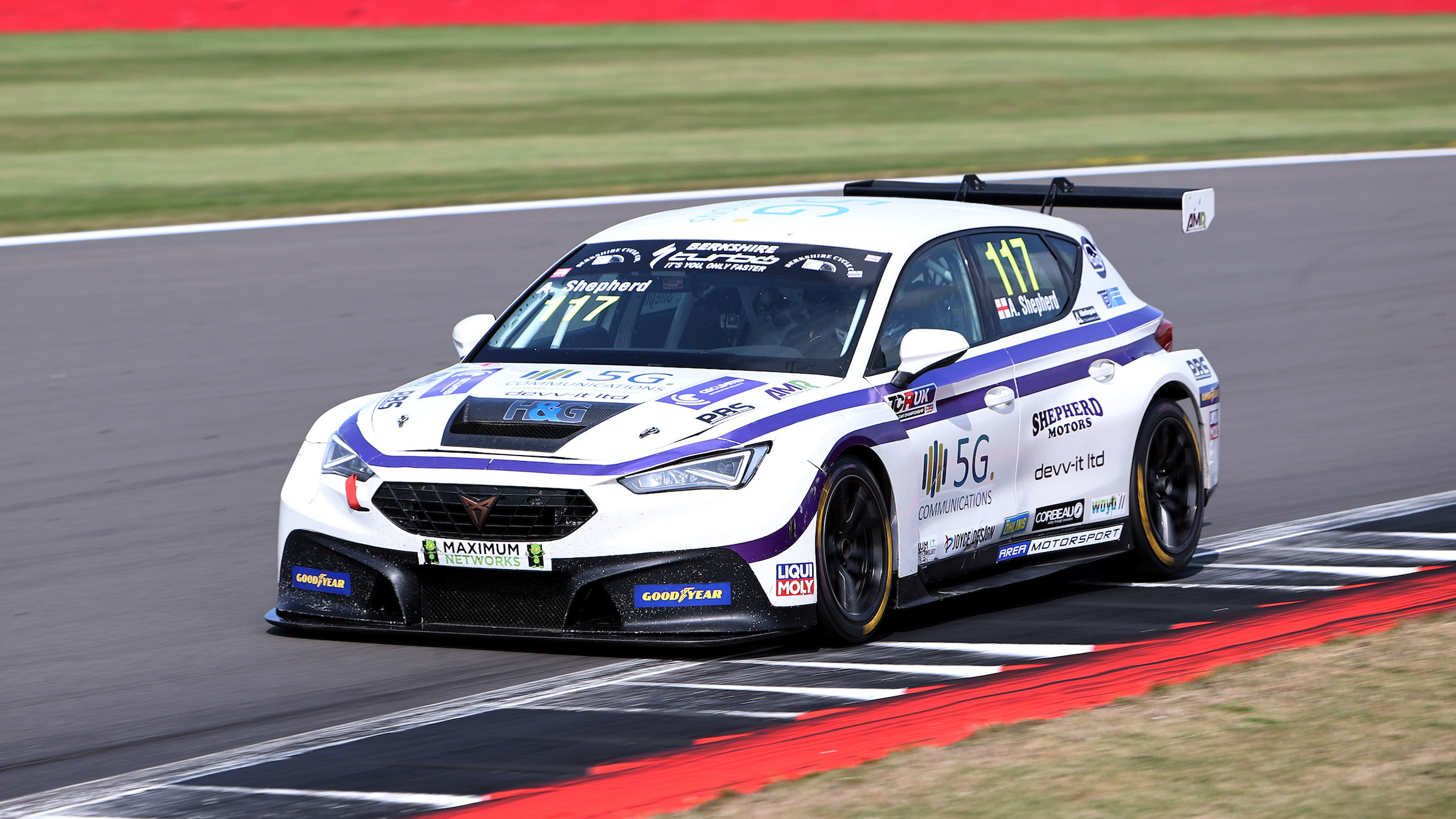 Adam Shepherd beats Carl Boardley by two hundredths to Silverstone pole ...